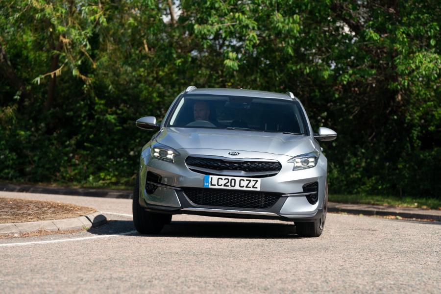  Kia XCeed PHEV 2020 года  (UK) (фото 2 из 40)